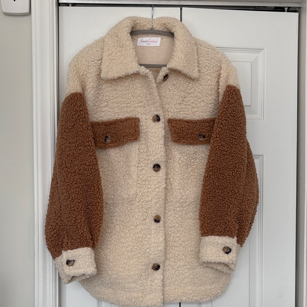 Contrast Sleeve Teddy Jacket in Cream & Brown